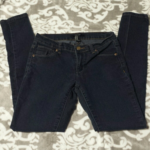 Jeans - Picture 1 of 3